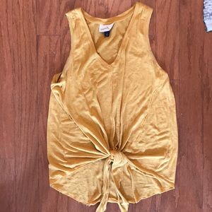 Yellow Tank, Tie waist